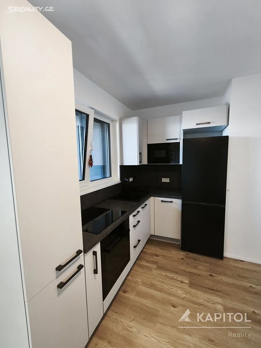 Pronájem bytu 1+kk 40 m², Praha