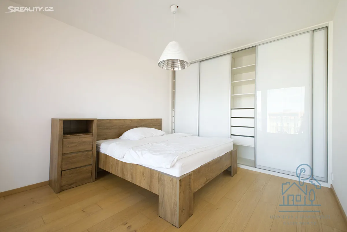 Pronájem bytu 2+kk 56 m², Praha