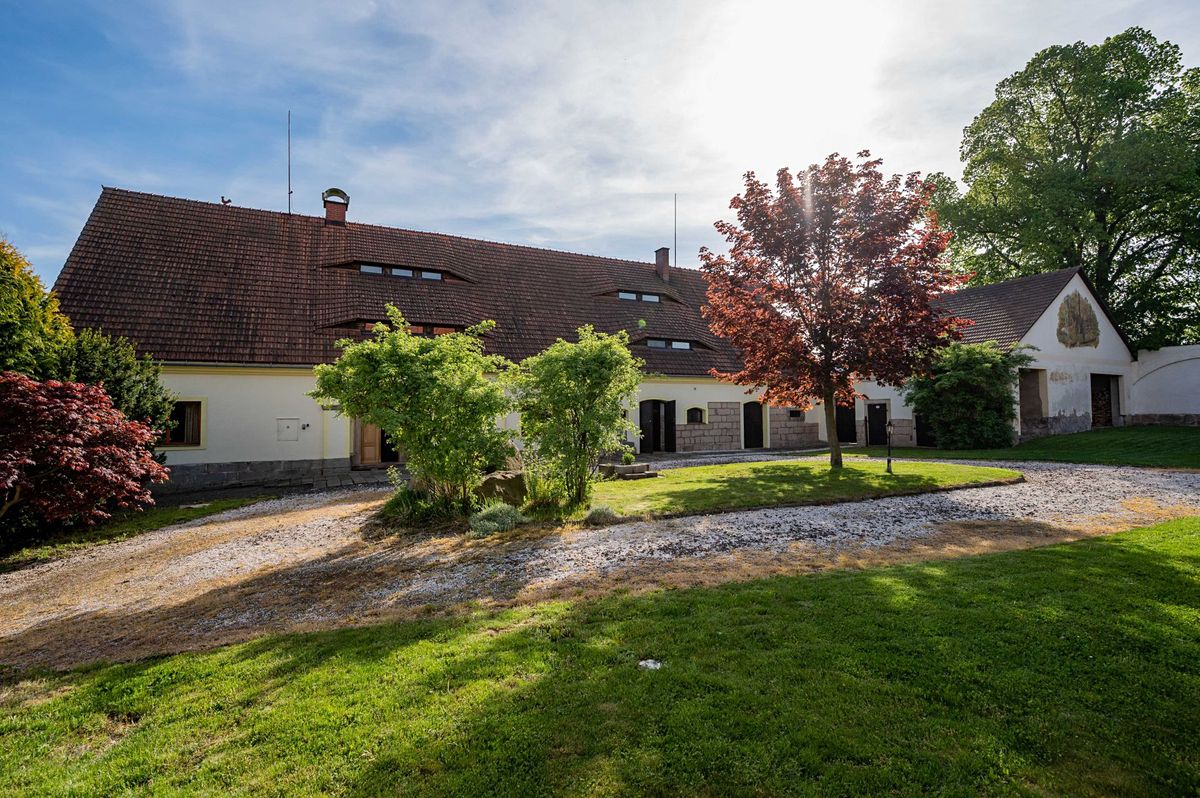 Prodej rodinného domu 600 m², pozemek 10121 m² – fotografie 5
