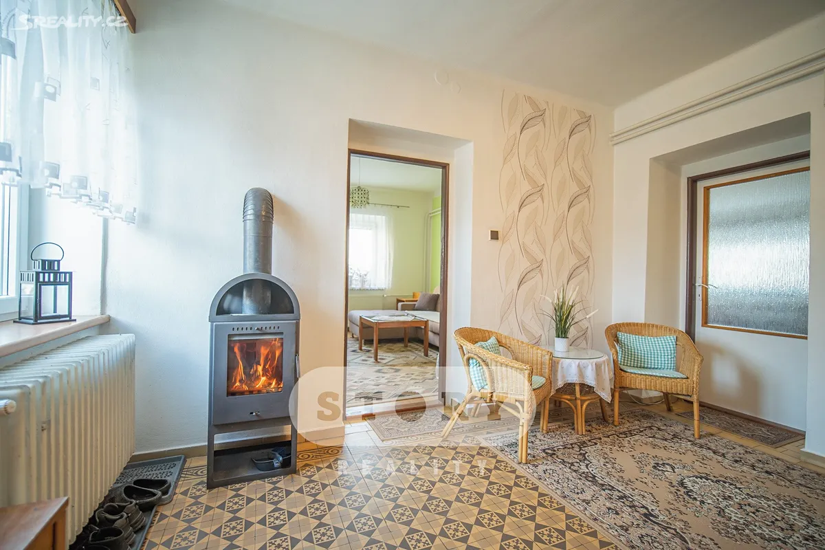 Prodej rodinného domu 221 m², pozemek 396 m² – pohled 2