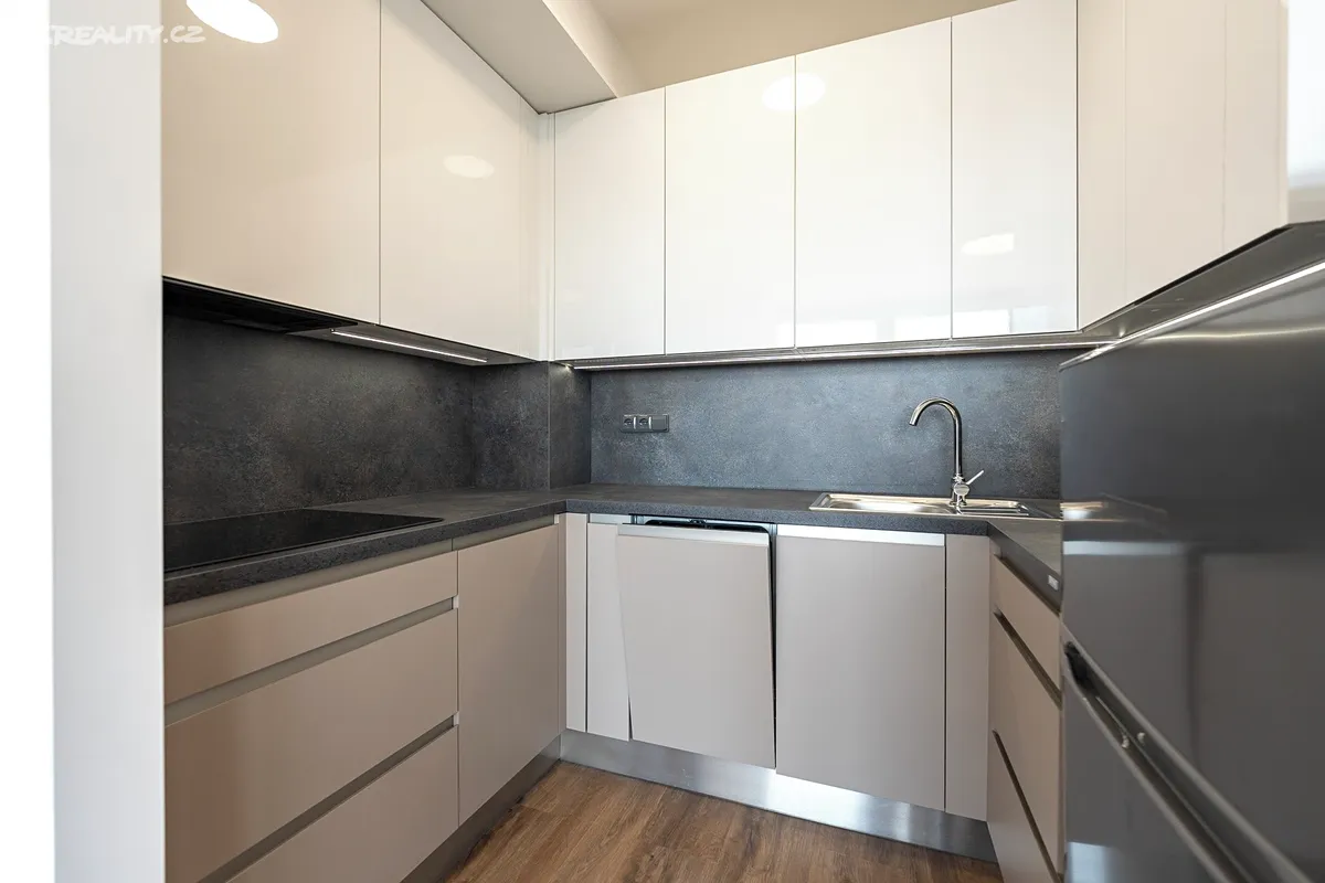 Pronájem bytu 2+kk 47 m², Pardubice