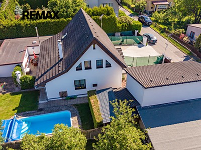 Prodej  rodinného domu 298 m², pozemek 654 m²