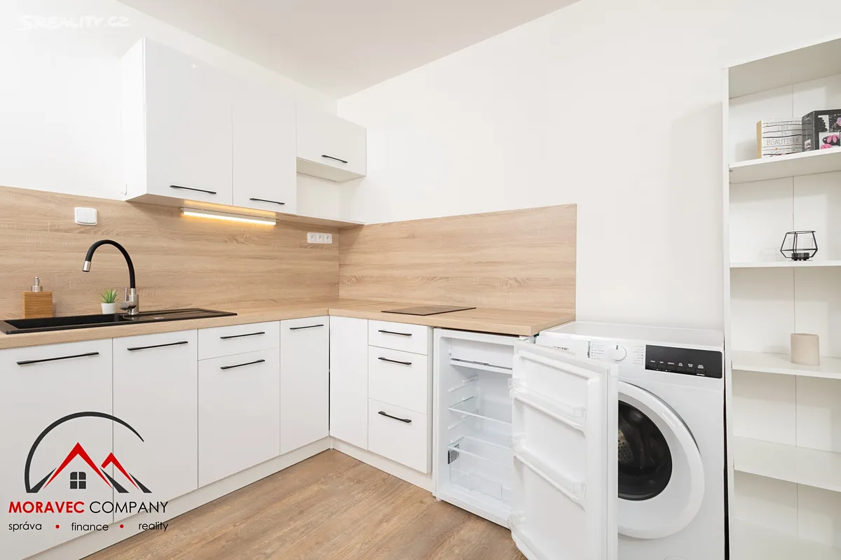 Pronájem bytu 1+kk 21 m² - Widok 2