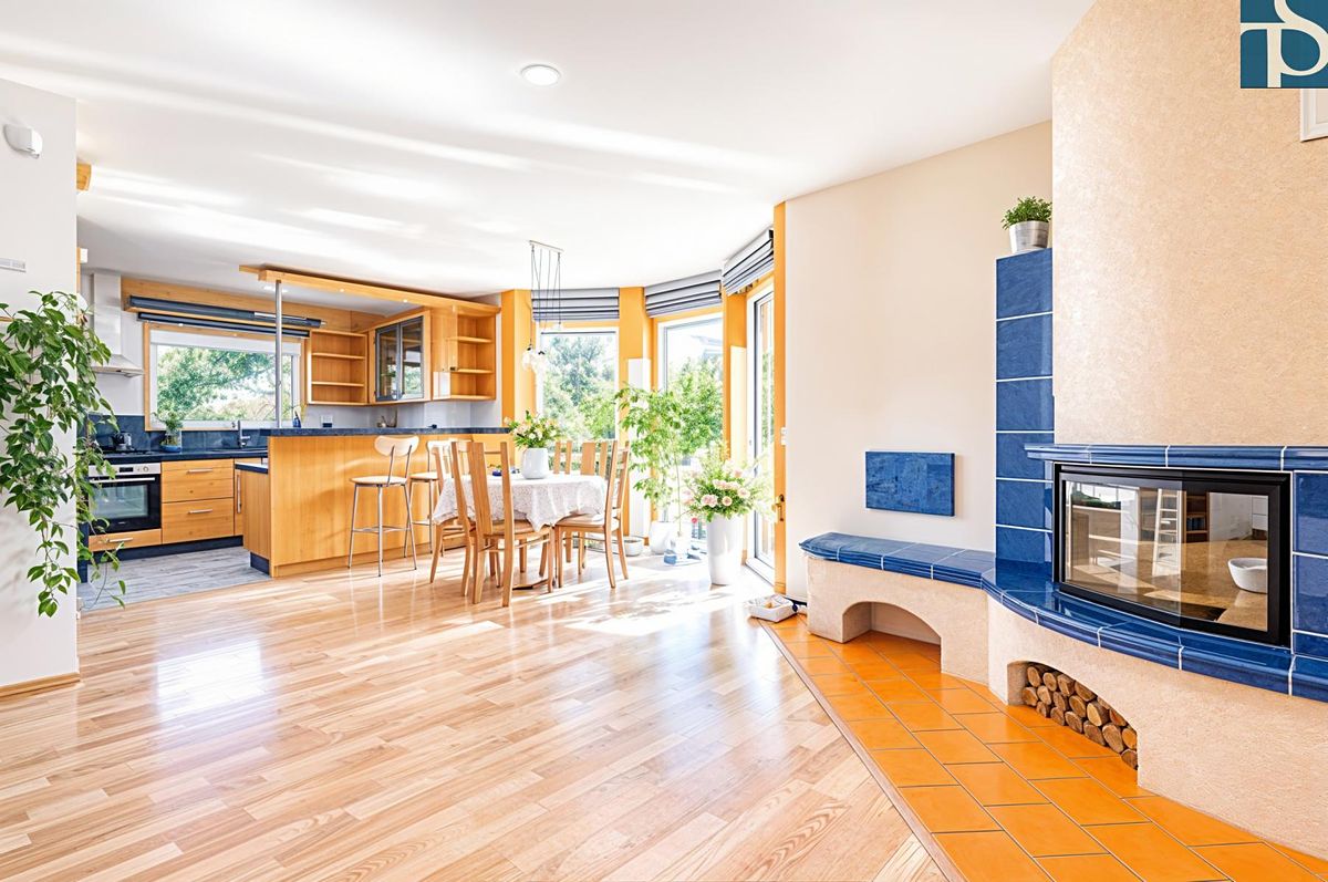 Prodej rodinného domu 276 m², pozemek 1255 m² – fotografie 2