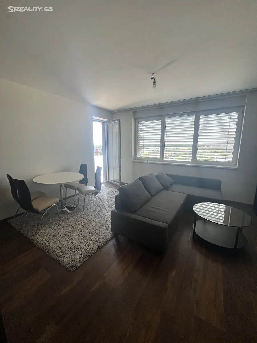 Pronájem bytu 2+kk 60 m² – pohled 3