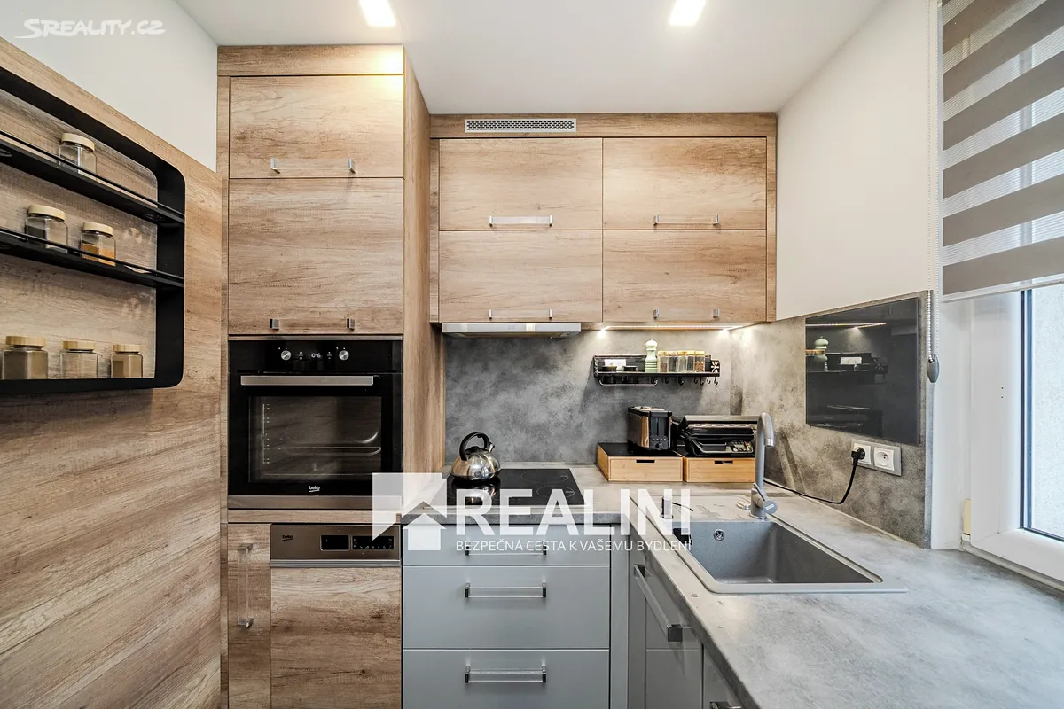 Pronájem bytu 2+1 56 m² – pohled 5
