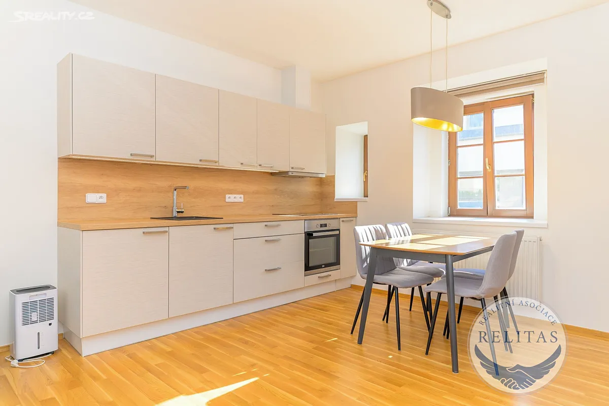 Pronájem bytu 2+kk 53 m² – pohled 5