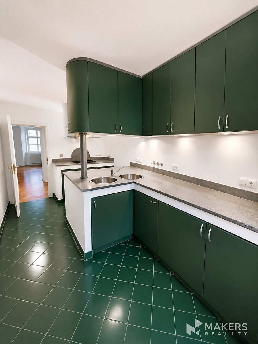 Pronájem bytu 4+kk 170 m² – fotografie 3