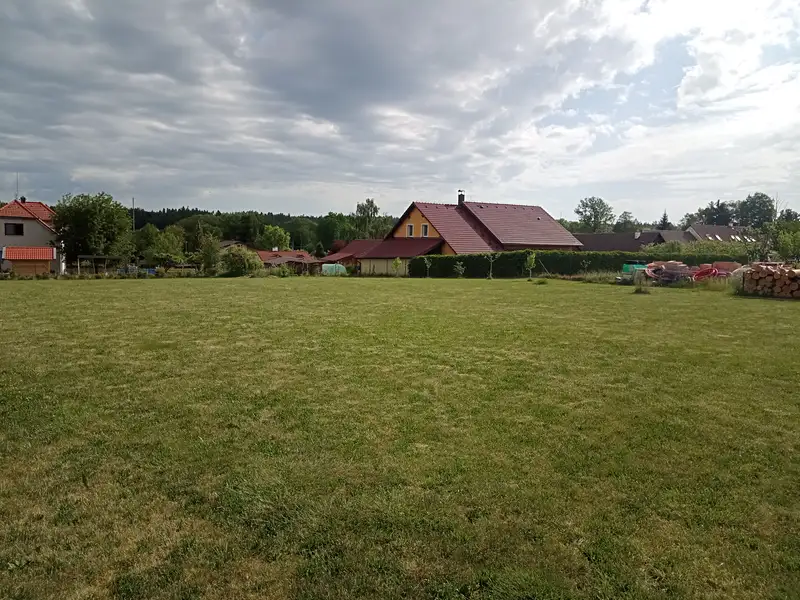 Prodej stavebního pozemku 2502 m², Petříkov – náhled fotky 1