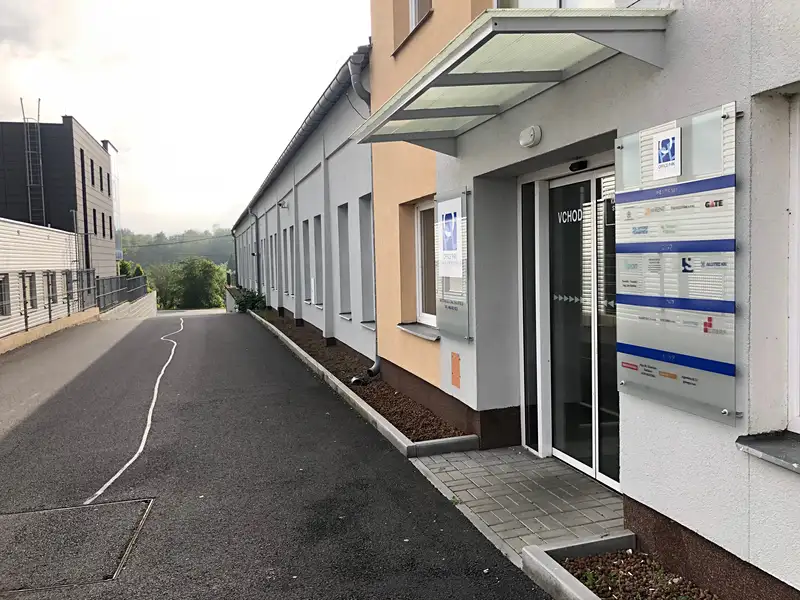 Pronájem výrobní haly, prostoru 550 m², Dalovice – náhled fotky 2