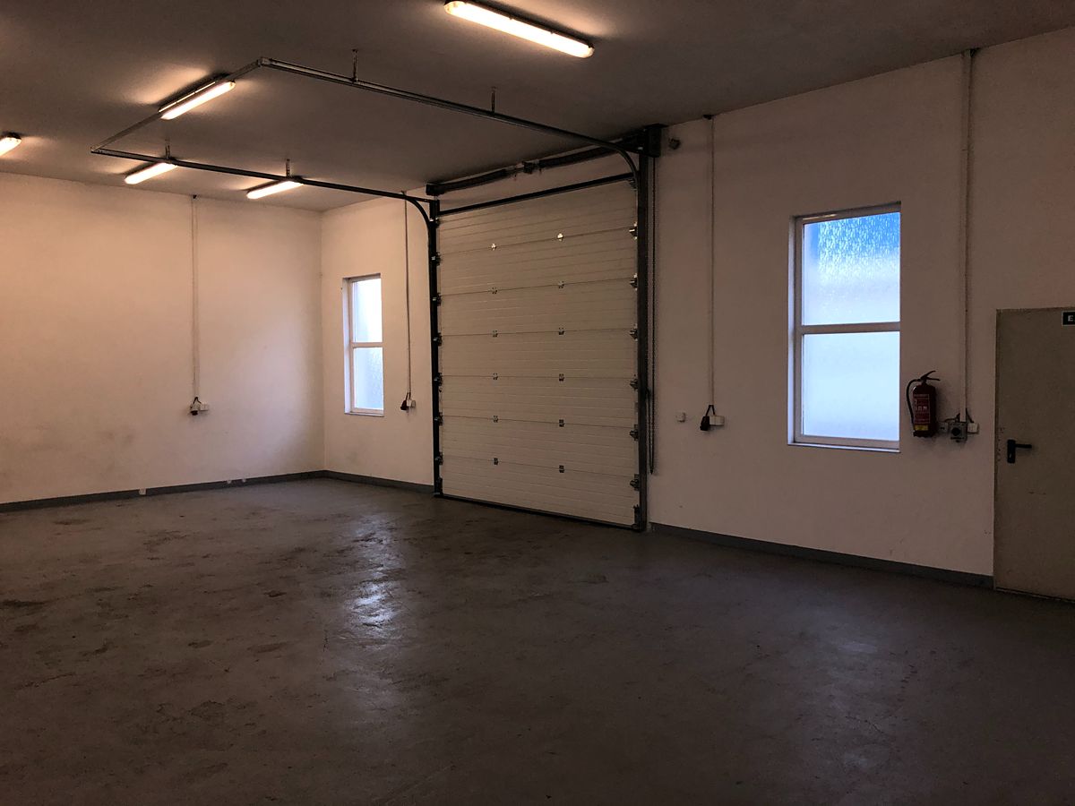 Pronájem obchodního prostoru 550 m² – fotografie 4