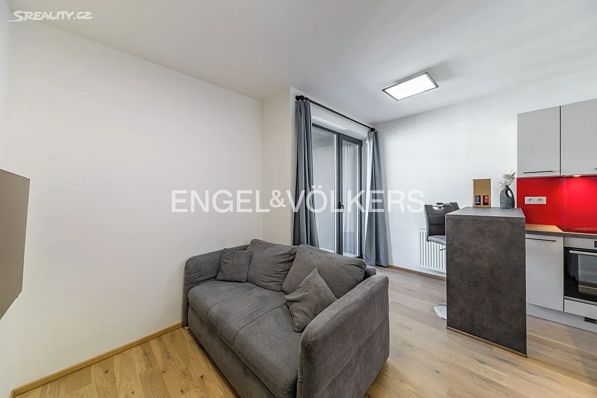 Pronájem bytu 2+kk 45 m² – pohled 3