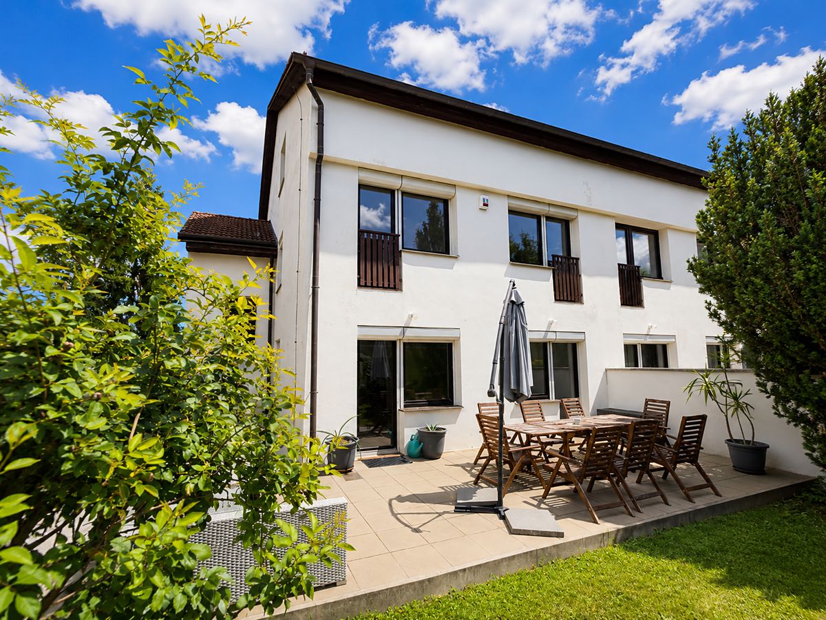 Pronájem vily 380 m², pozemek 1140 m²