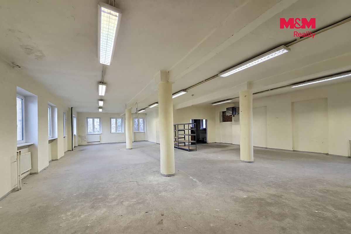 Pronájem obchodního prostoru 157 m² – fotografie 2