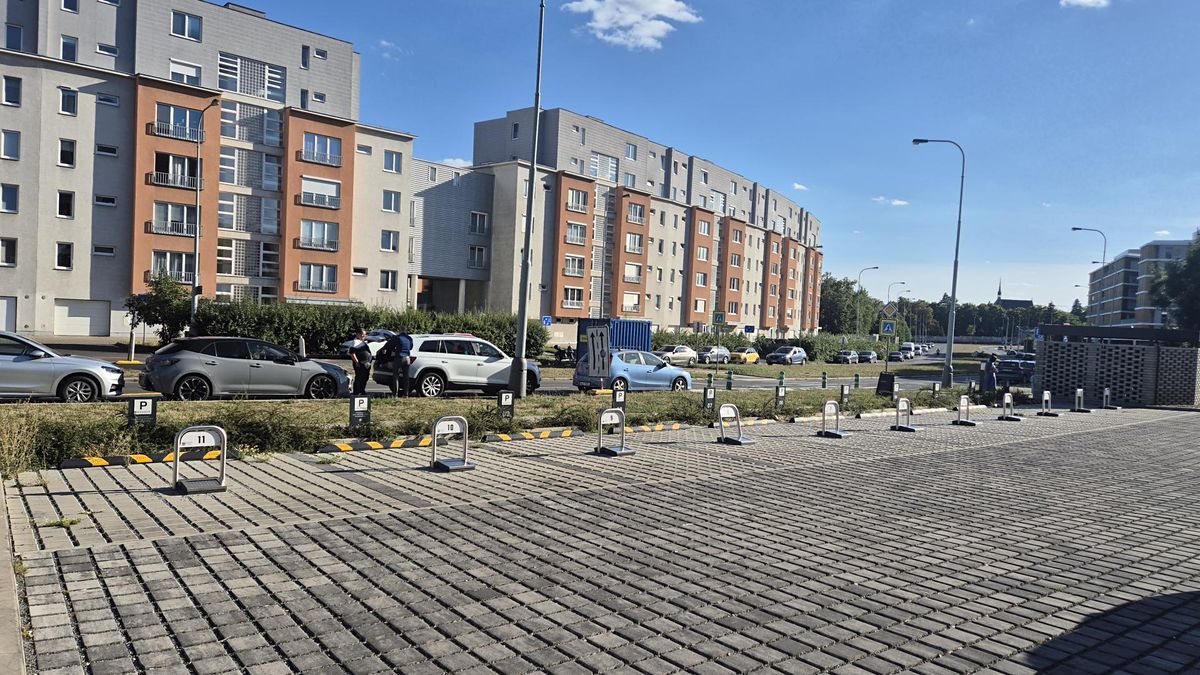 Prodej garážového stání 13 m² – fotografie 3