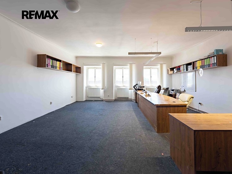 Комерційне приміщення на продаж, 700 м² (7 з 24)
