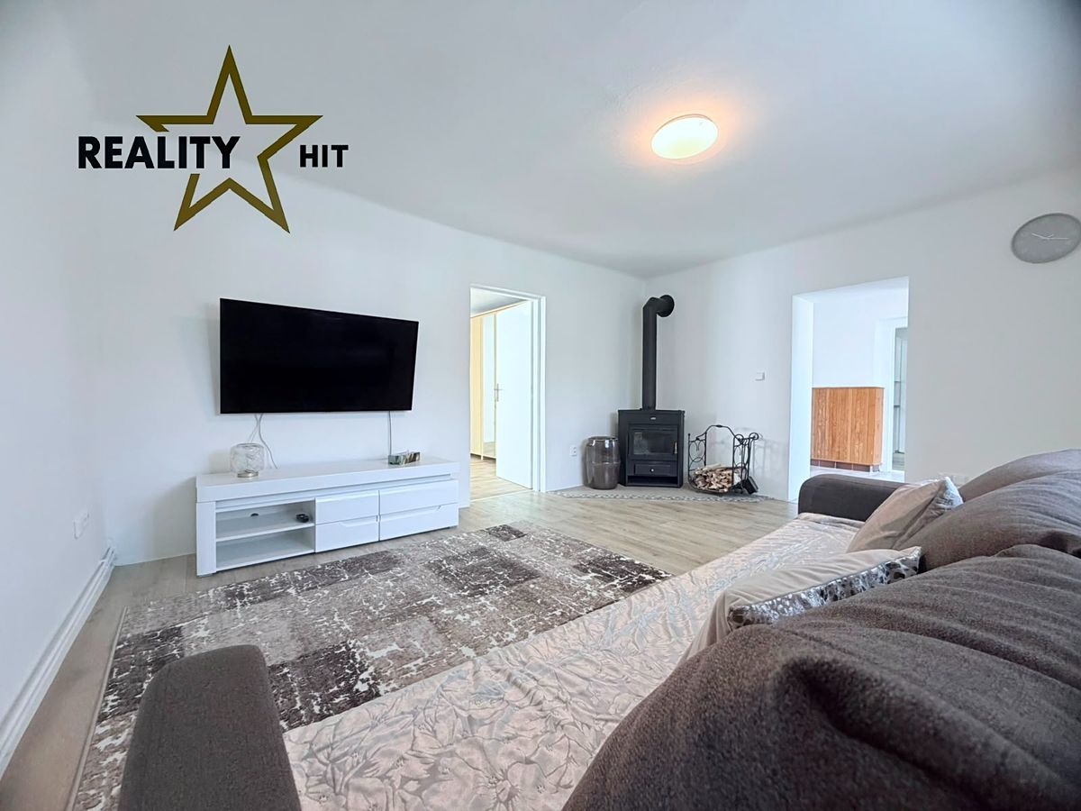Prodej rodinného domu 163 m², pozemek 700 m² – fotografie 2