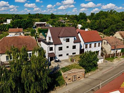 Prodej rodinného domu 281 m², pozemek 1165 m²