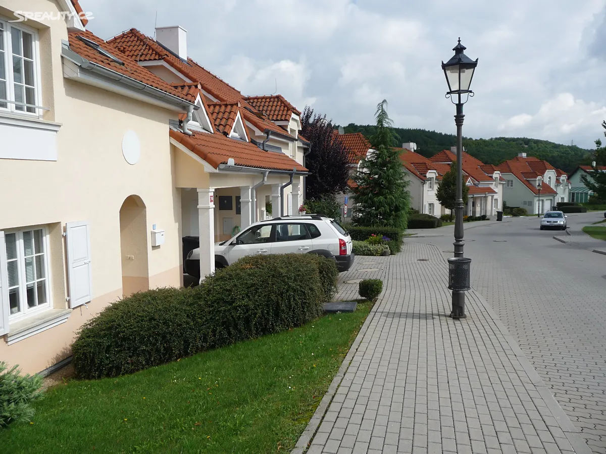 Pronájem vily 125 m², pozemek 335 m²