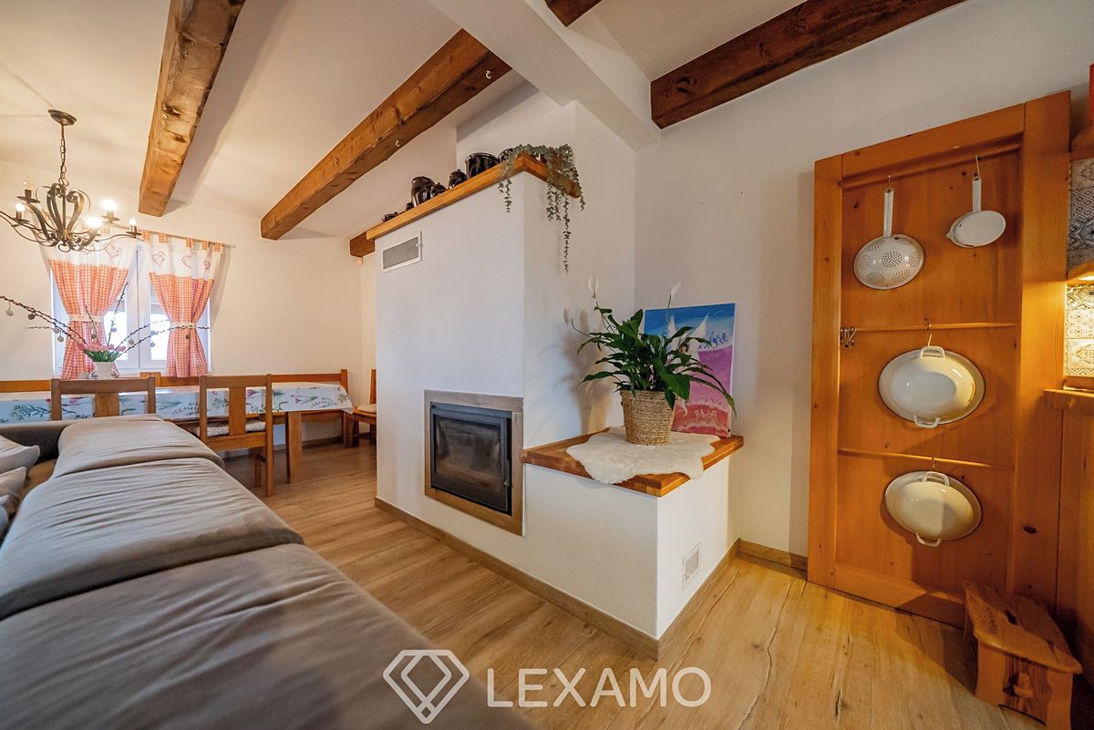Prodej rodinného domu 306 m², pozemek 464 m²