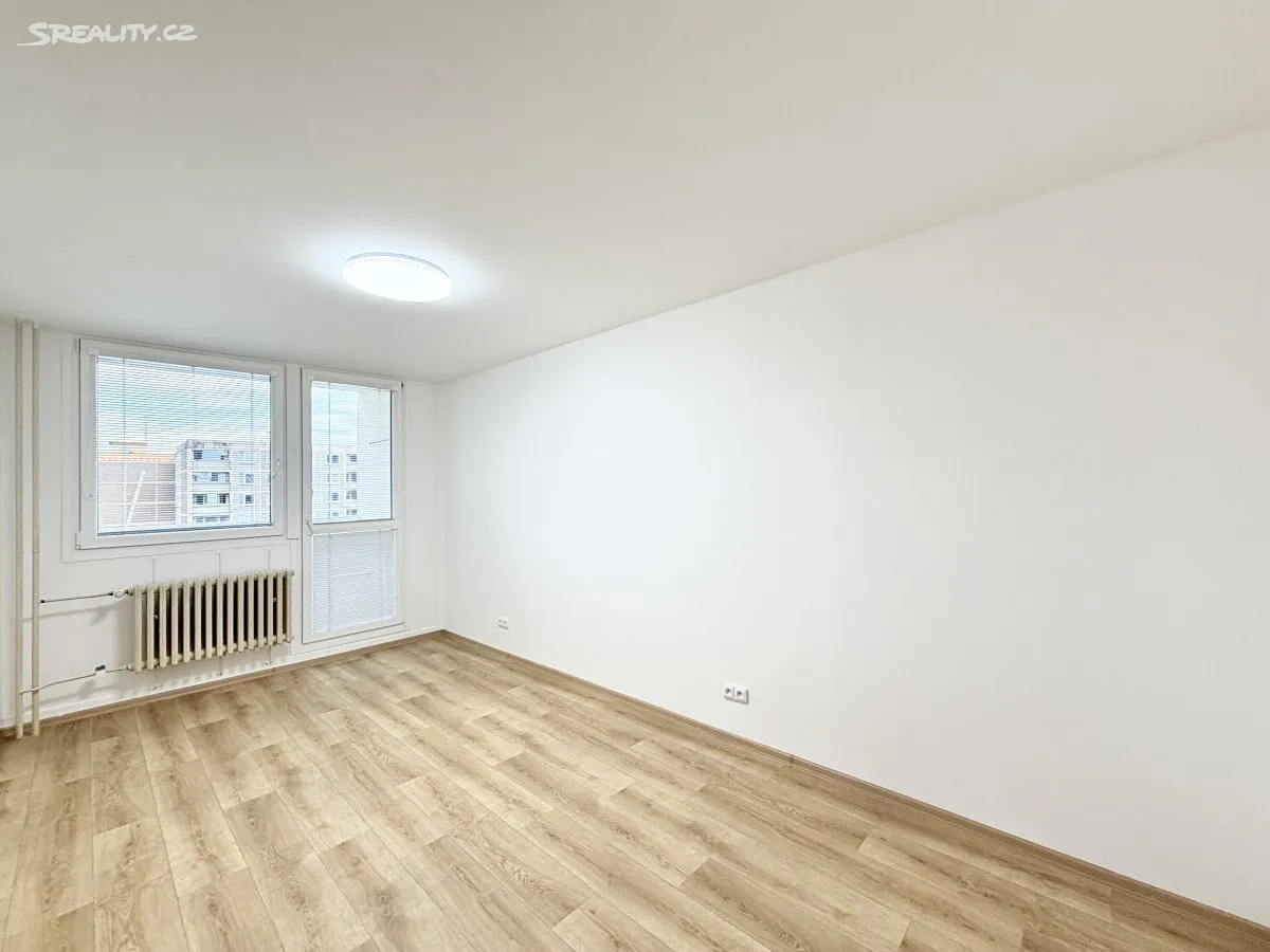 Pronájem bytu 2+kk 41 m² – pohled 4