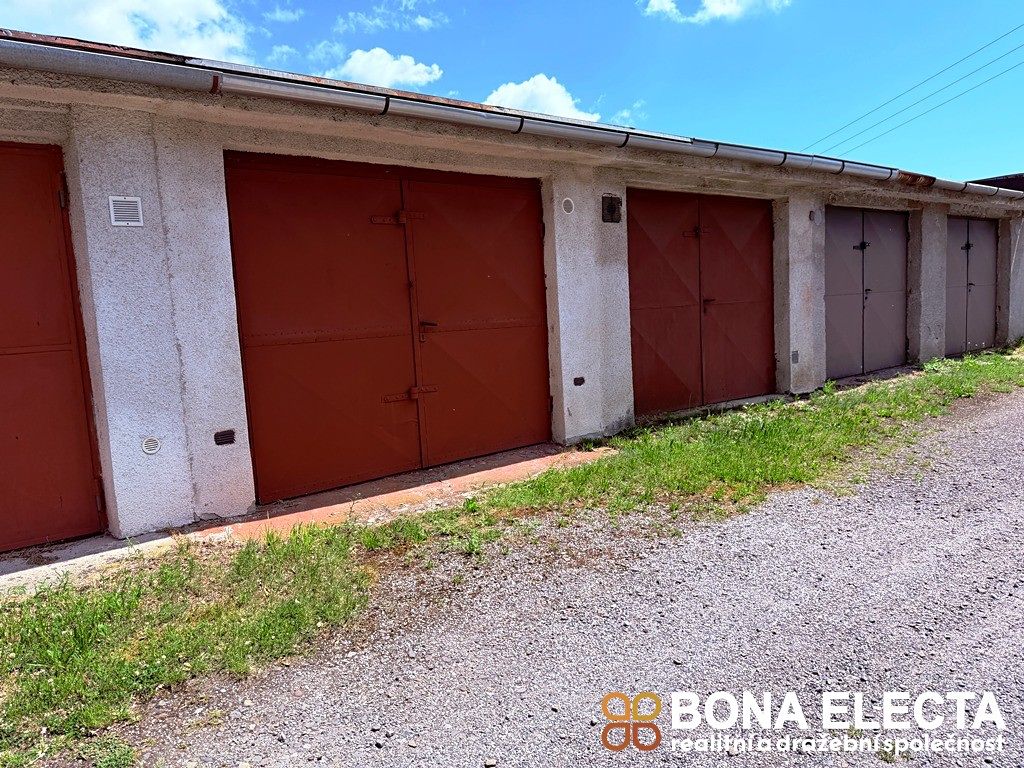 Prodej garáže 18 m² – fotografie 4