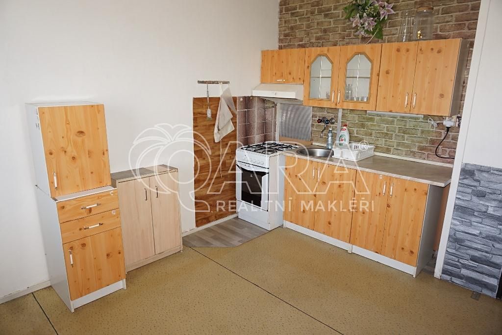 Pronájem bytu 1+1 37 m²