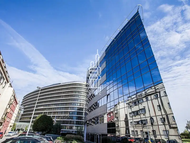 Pronájem, Komerční, 235 m²