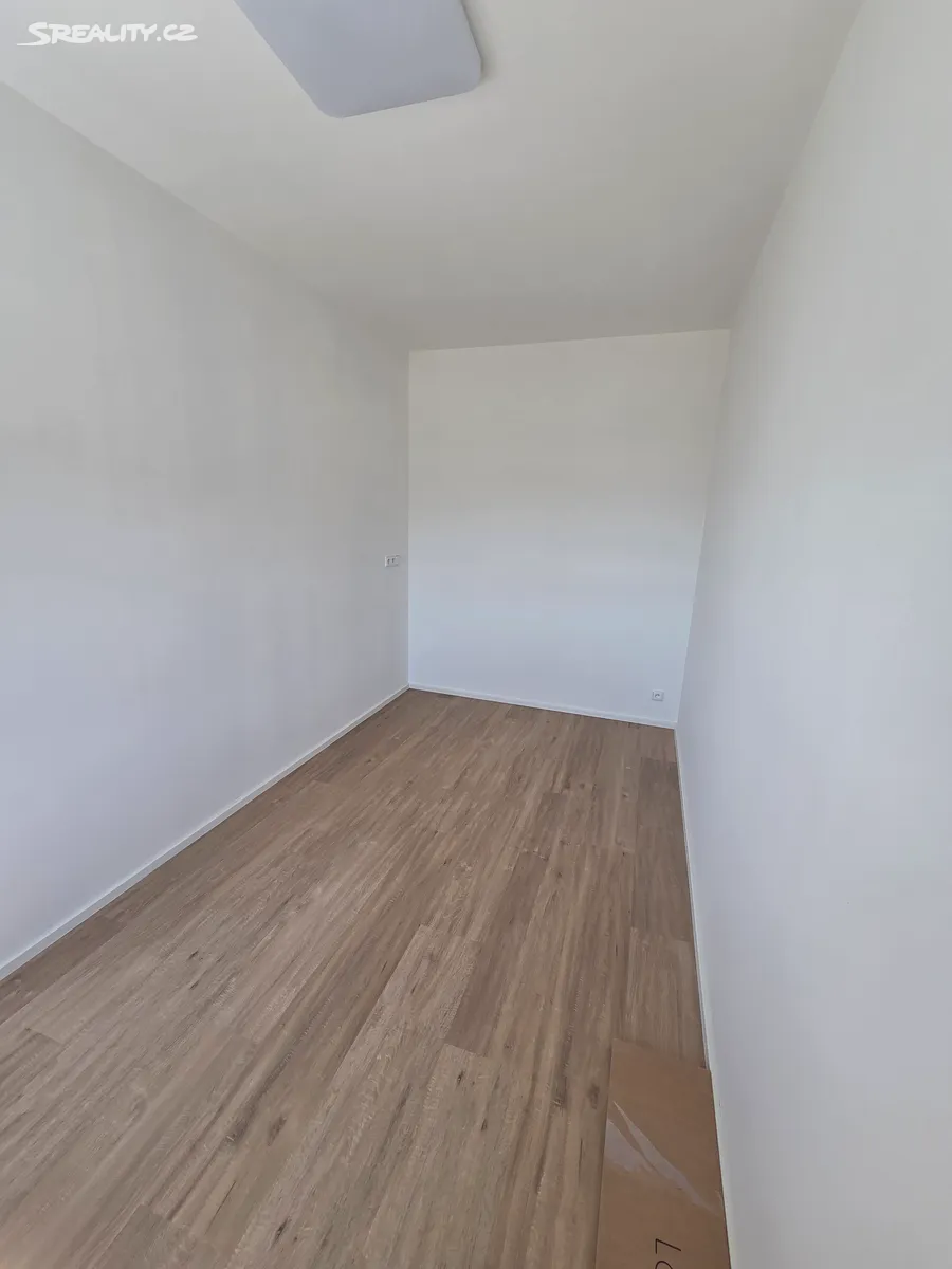 Pronájem bytu 2+kk 40 m² – pohled 5
