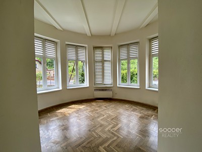Pronájem bytu 1+1 37 m²