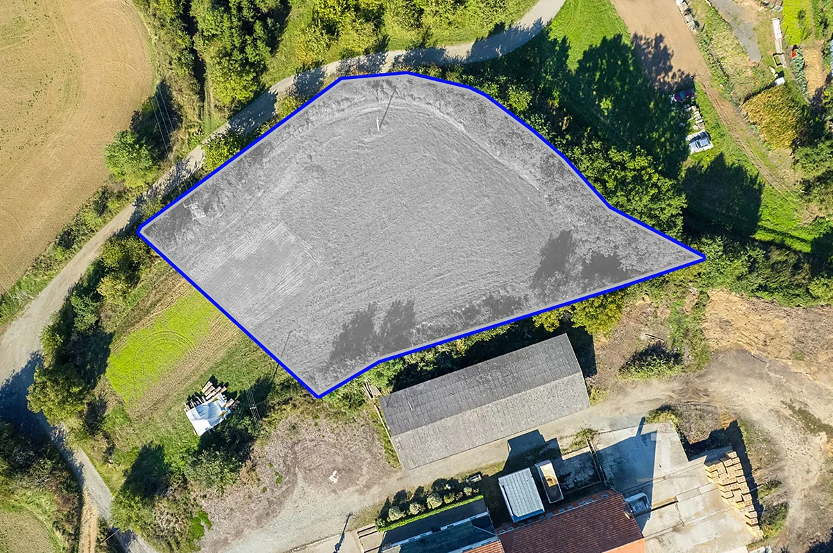 Prodej komerčního pozemku 2981 m²