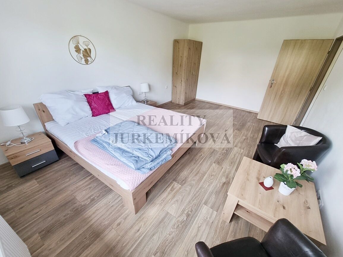 Prodej vícegeneračního domu 200 m², pozemek 447 m² – fotografie 3