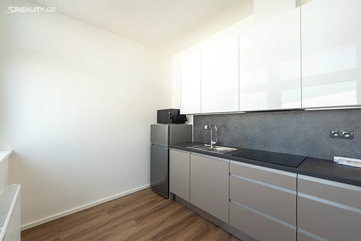 Pronájem bytu 1+kk 29 m², Pardubice