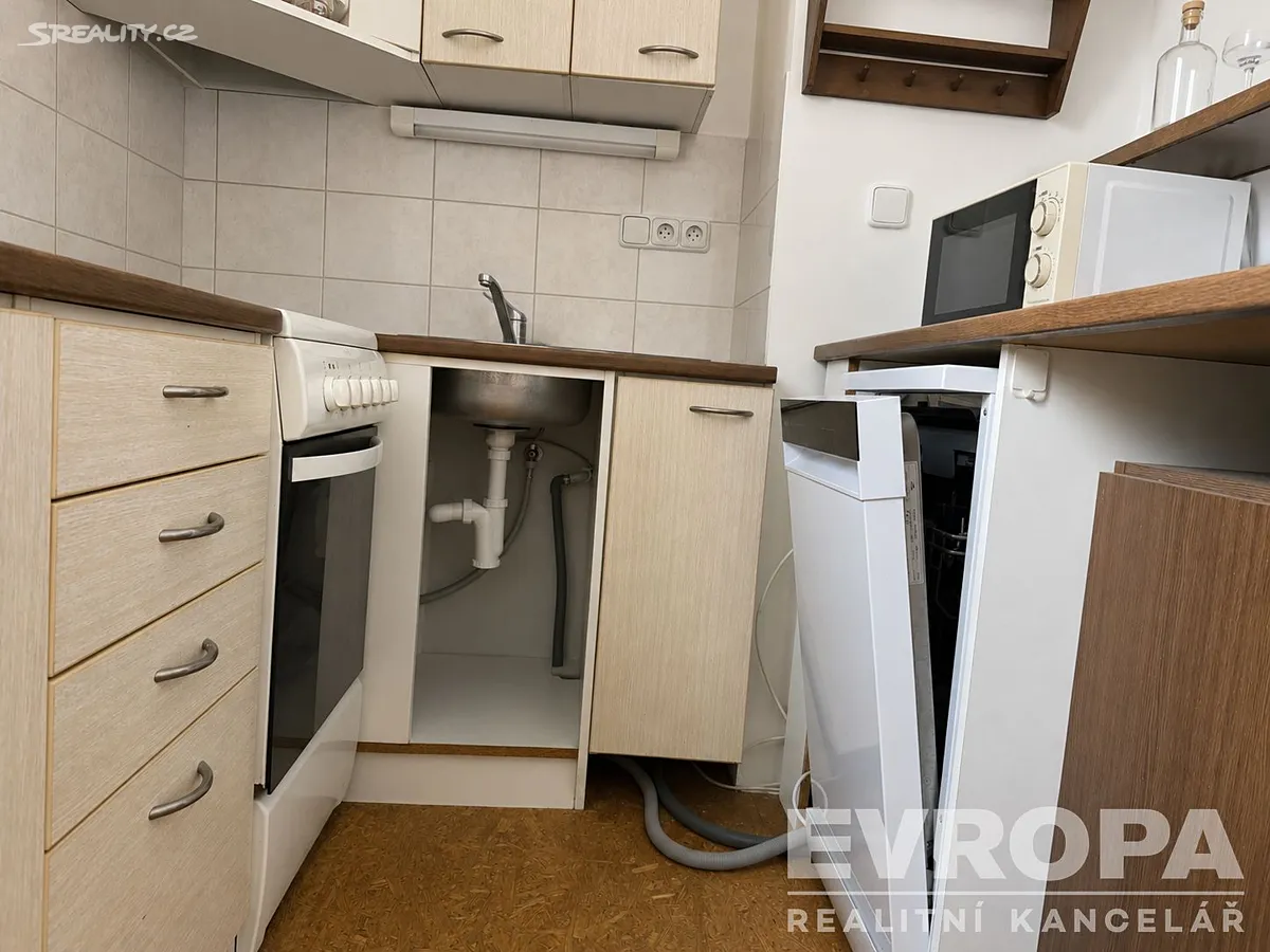 Pronájem bytu 2+kk 60 m² – pohled 4