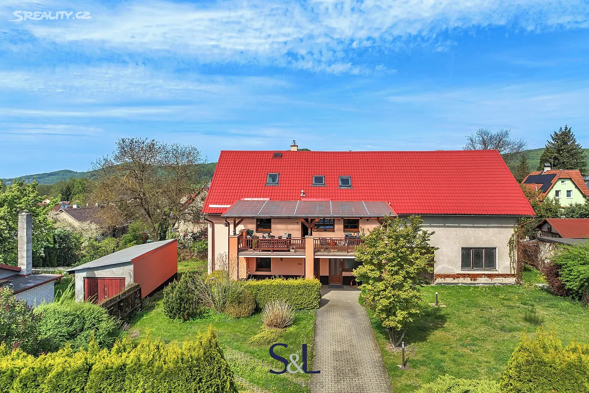 Prodej rodinného domu 245 m², pozemek 973 m², Nový Bor