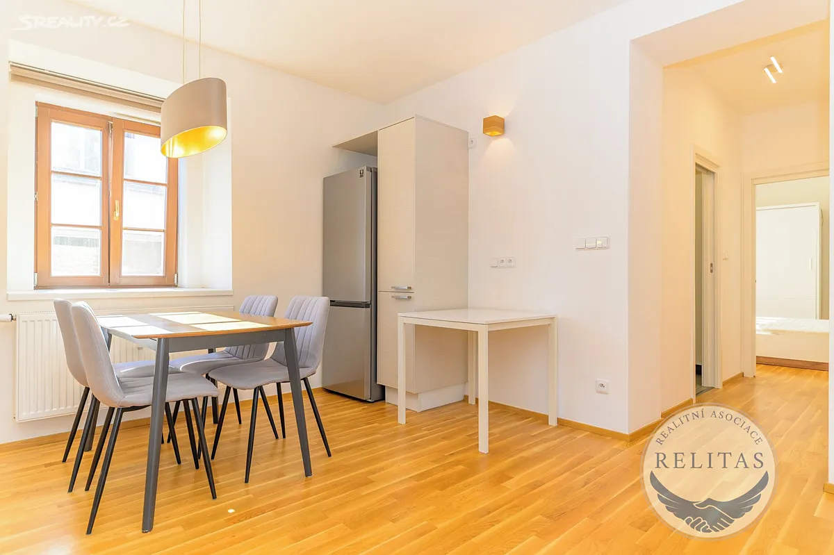 Pronájem bytu 2+kk 53 m² – pohled 6