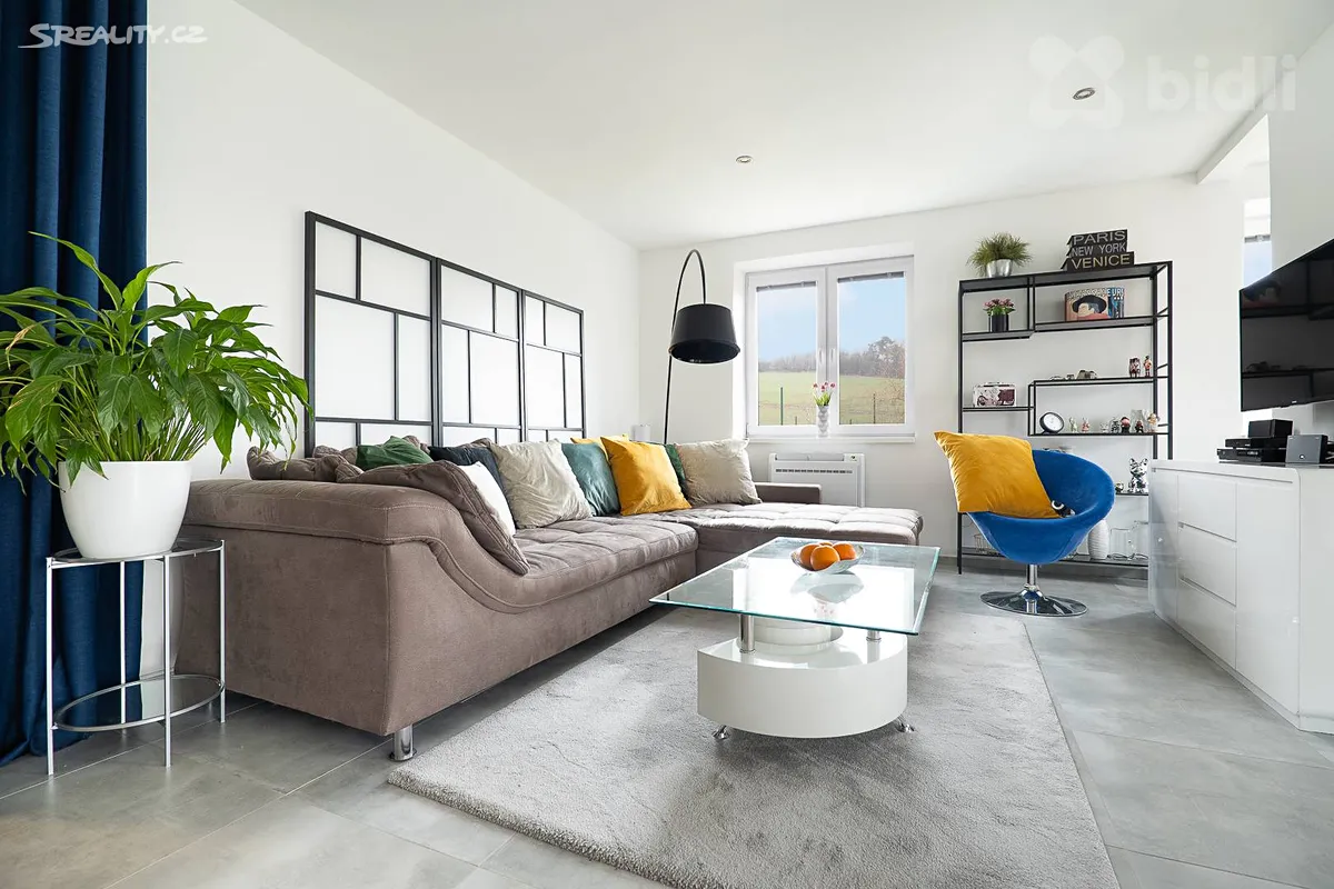 Prodej rodinného domu 193 m², pozemek 950 m² – pohled 3