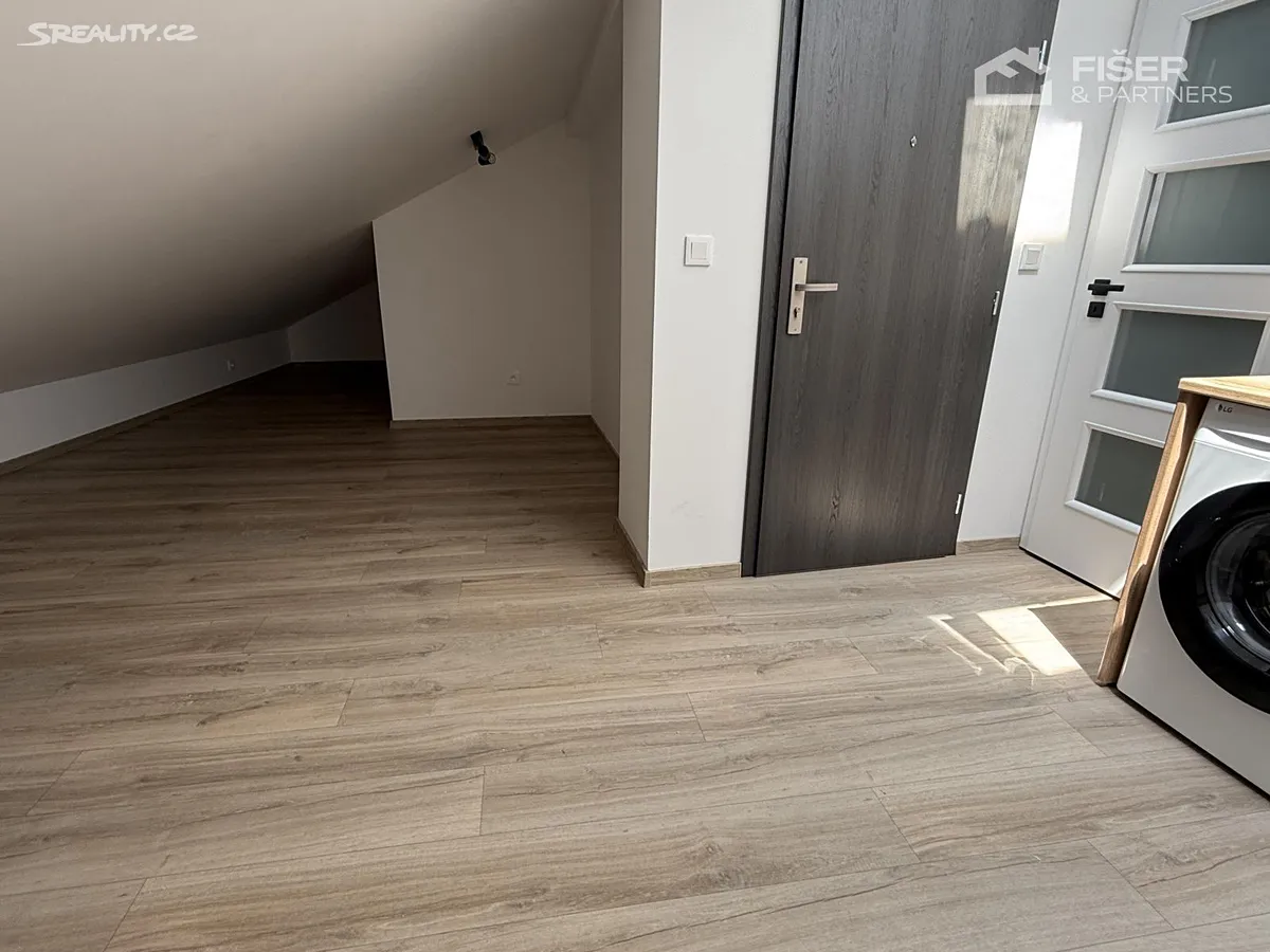 Pronájem bytu 1+kk 26 m² – pohled 3