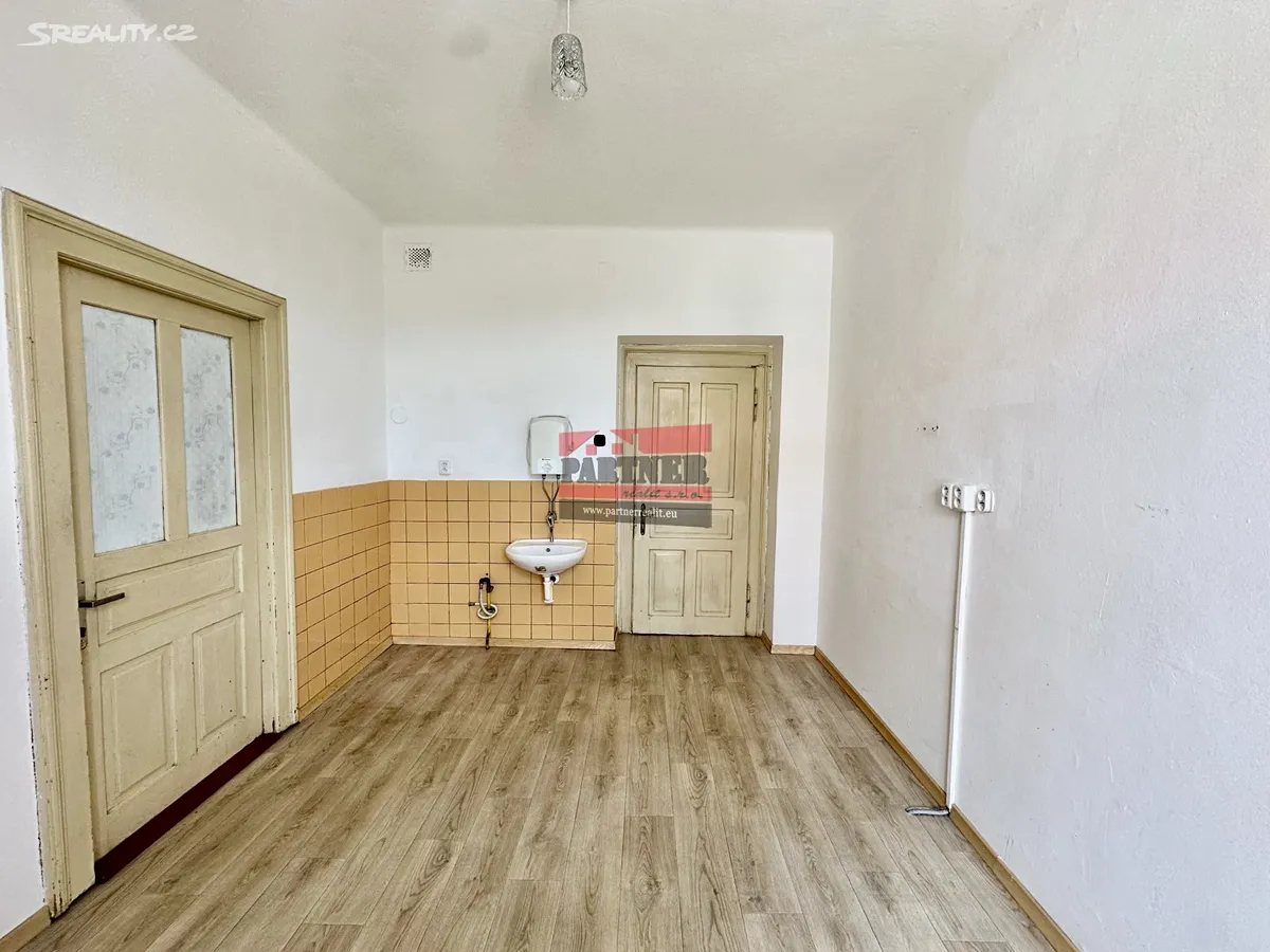 Prodej rodinného domu 190 m², pozemek 243 m² – další
