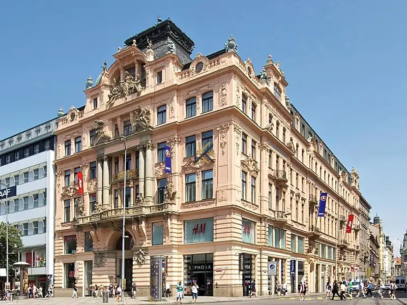 Pronájem kanceláře 466 m², Praha – náhled fotky 1