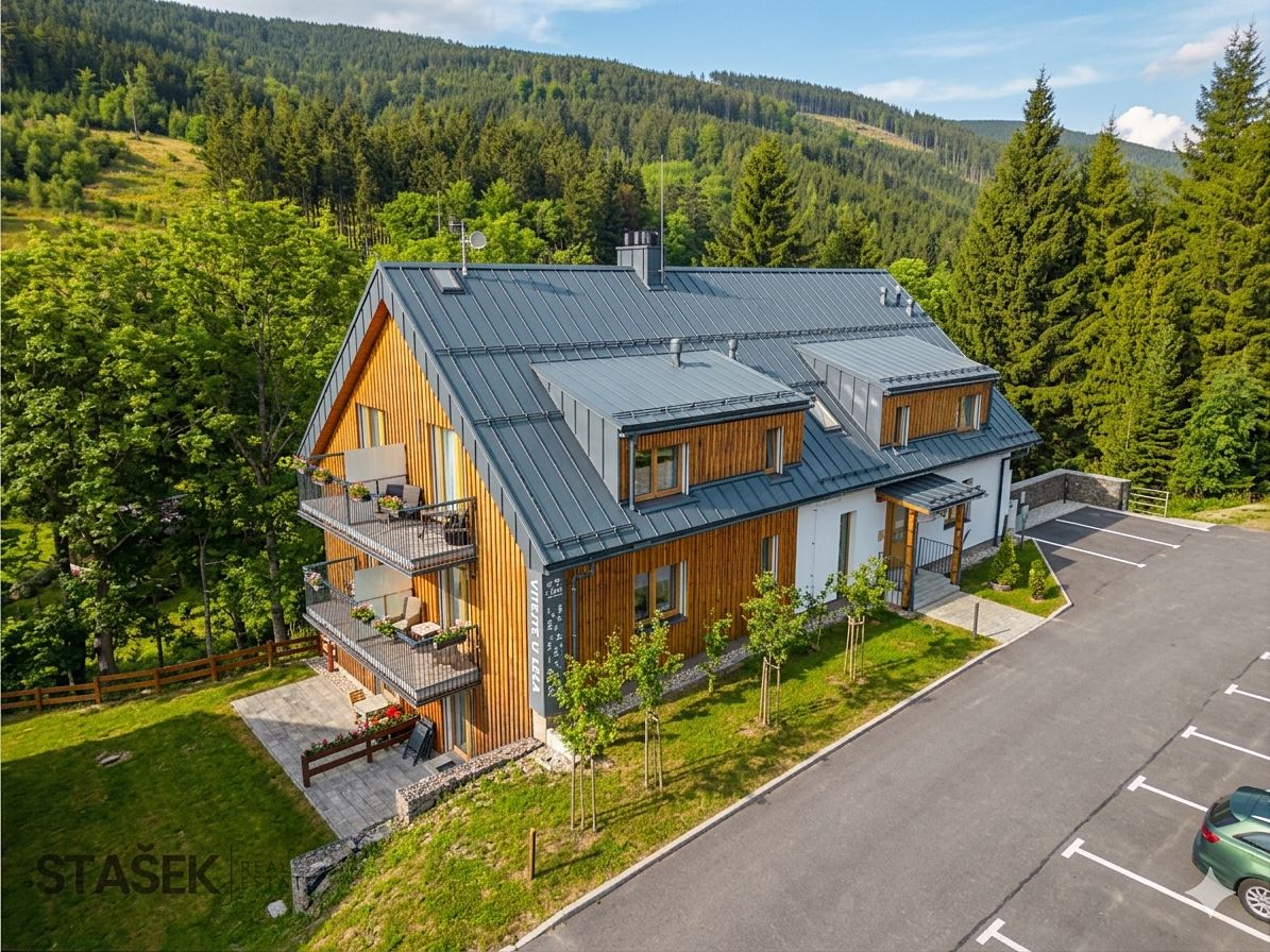 Prodej rodinného domu 419 m², pozemek 1320 m²
