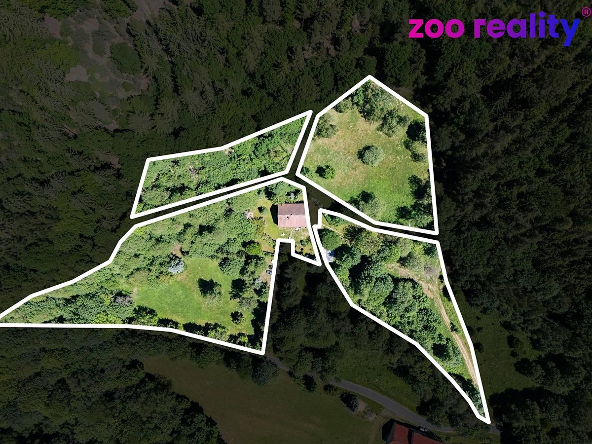 Prodej rodinného domu 320 m², pozemek 16394 m² – fotografie 2