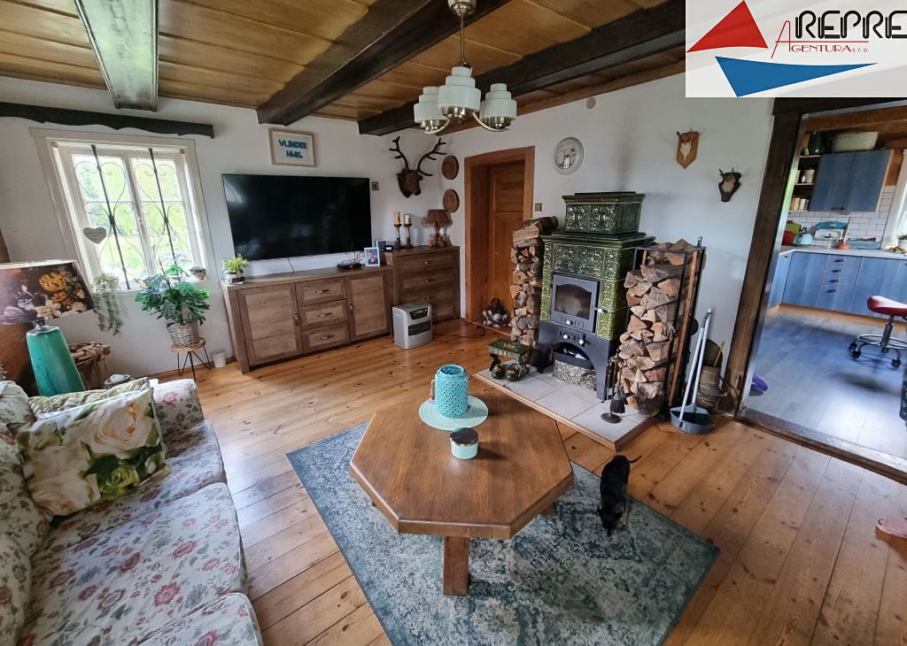 Prodej rodinného domu 200 m², pozemek 1000 m² – fotografie 3