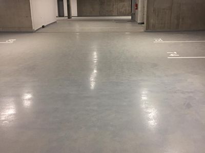 Pronájem garážového stání 14 m²
