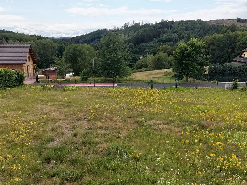 Prodej stavebního pozemku 894 m², Libá – náhled fotky 3