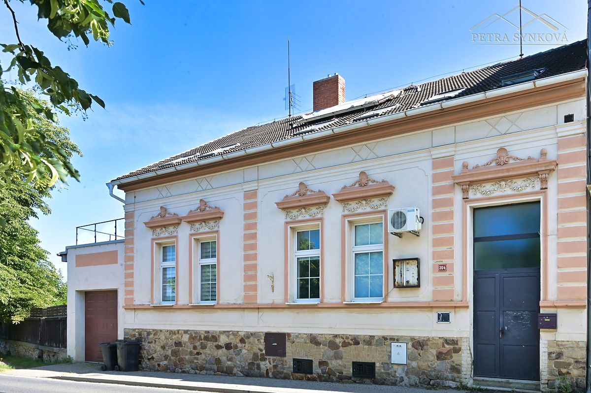 Prodej rodinného domu 254 m², pozemek 1374 m² – fotografie 5