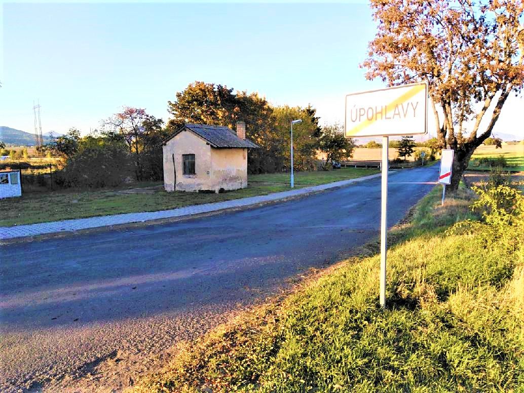Prodej stavebního pozemku 1074 m², Úpohlavy – fotka 1 z 3