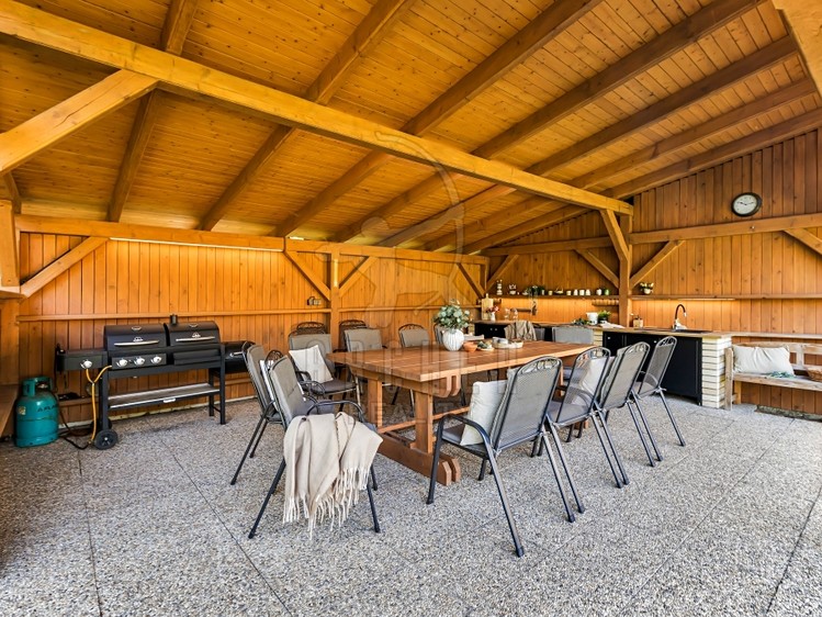 Haus zum Kauf, 223 m² (2 von 31)