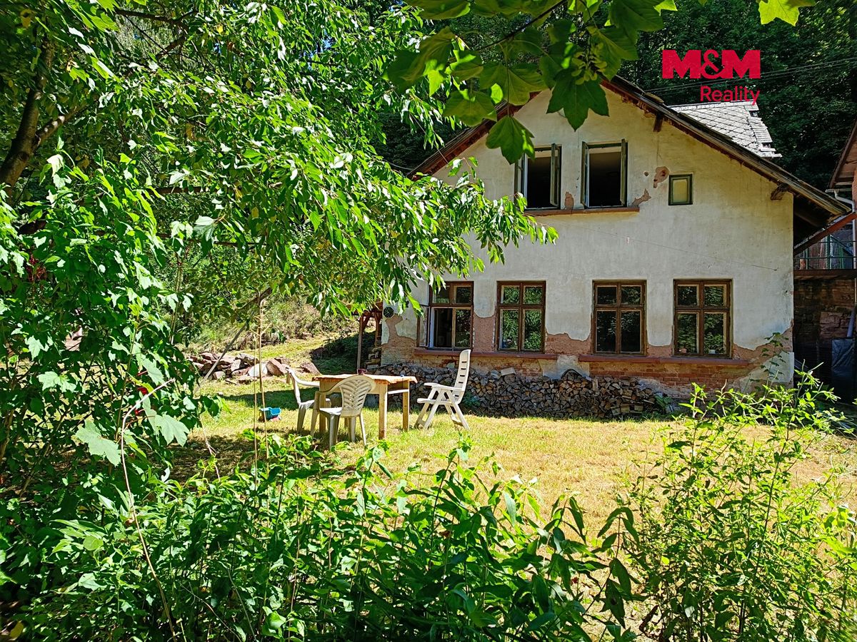 Prodej rodinného domu 180 m², pozemek 1842 m² – fotografie 2