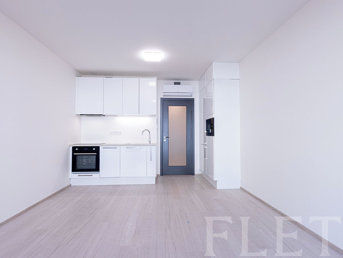 Pronájem bytu 1+kk 33 m²
